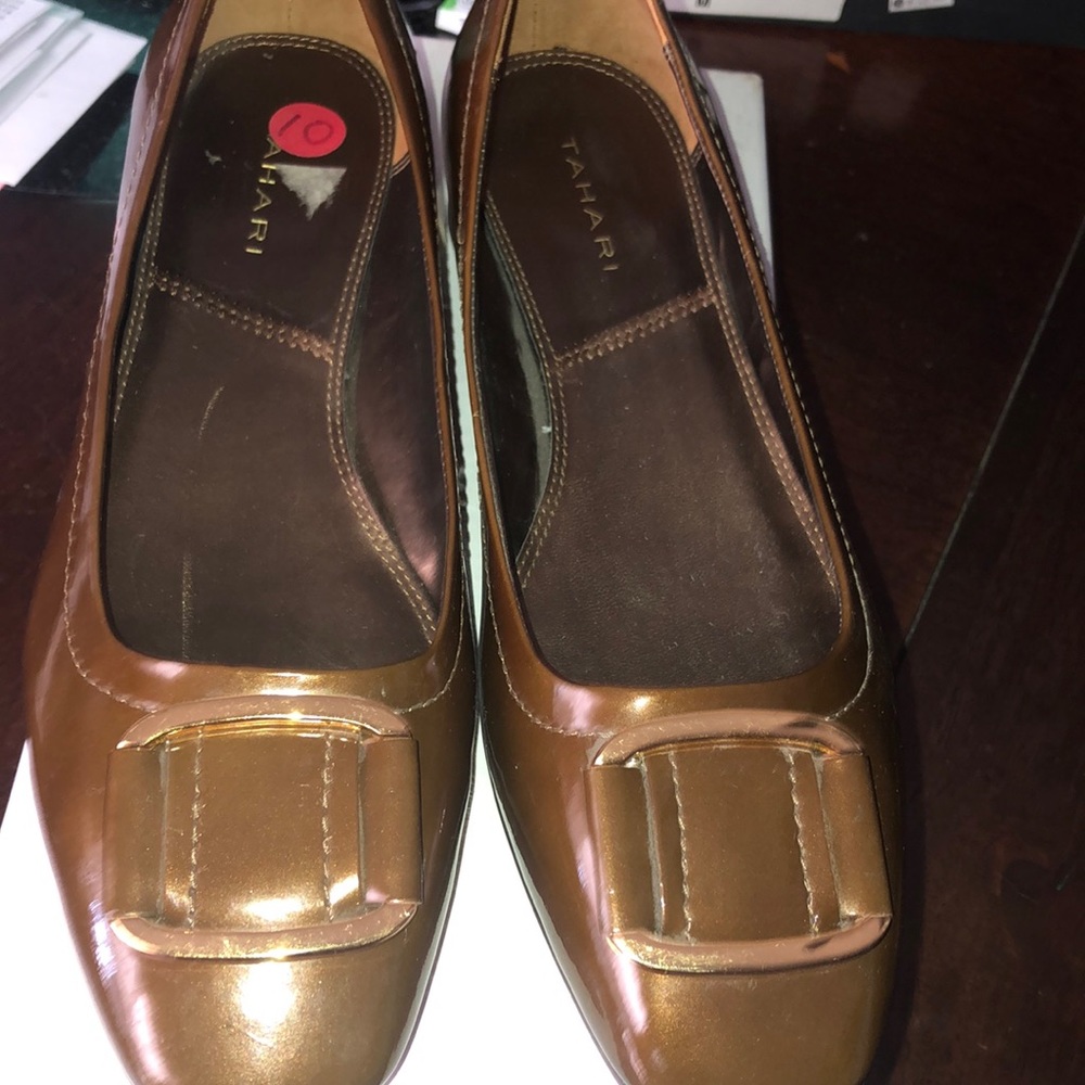 Women’s shoes